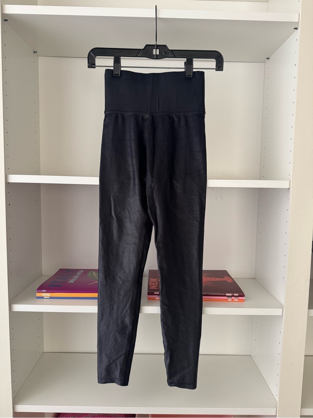 CARBON38 Black Legging in Takara Shine - Picture 7 of 9